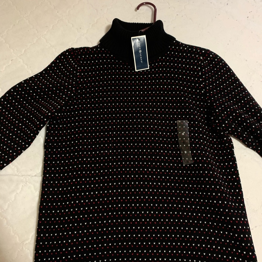 NEW TURTLE NECK SWEATER